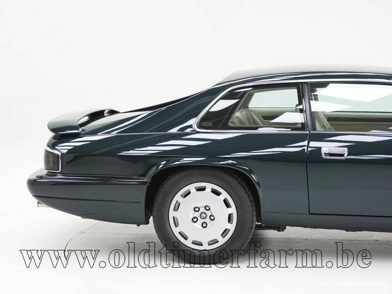 Image 13/15 of Jaguar XJ 40 (XJ-R) (1992)