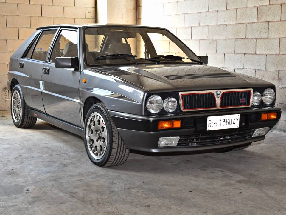 Image 1/35 of Lancia Delta HF Integrale 16V (1990)