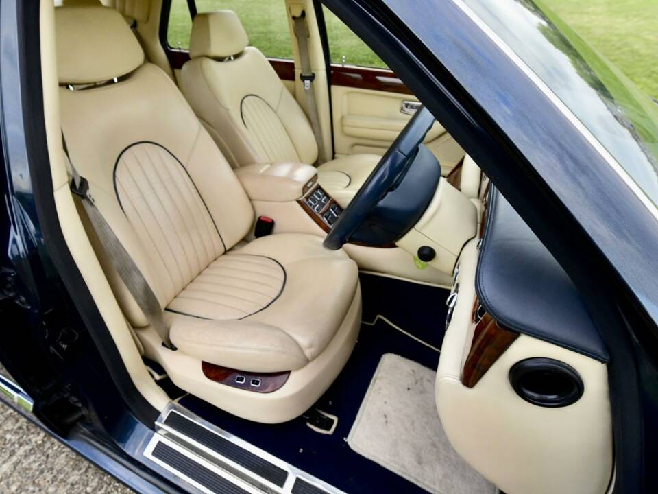 Imagen 27/50 de Bentley Arnage Green Label (1999)