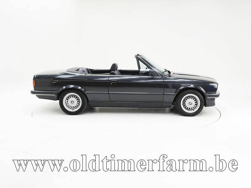 Image 6/15 de BMW 320i (1989)