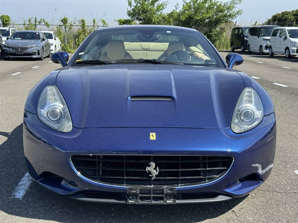 Image 5/51 of Ferrari California (2009)