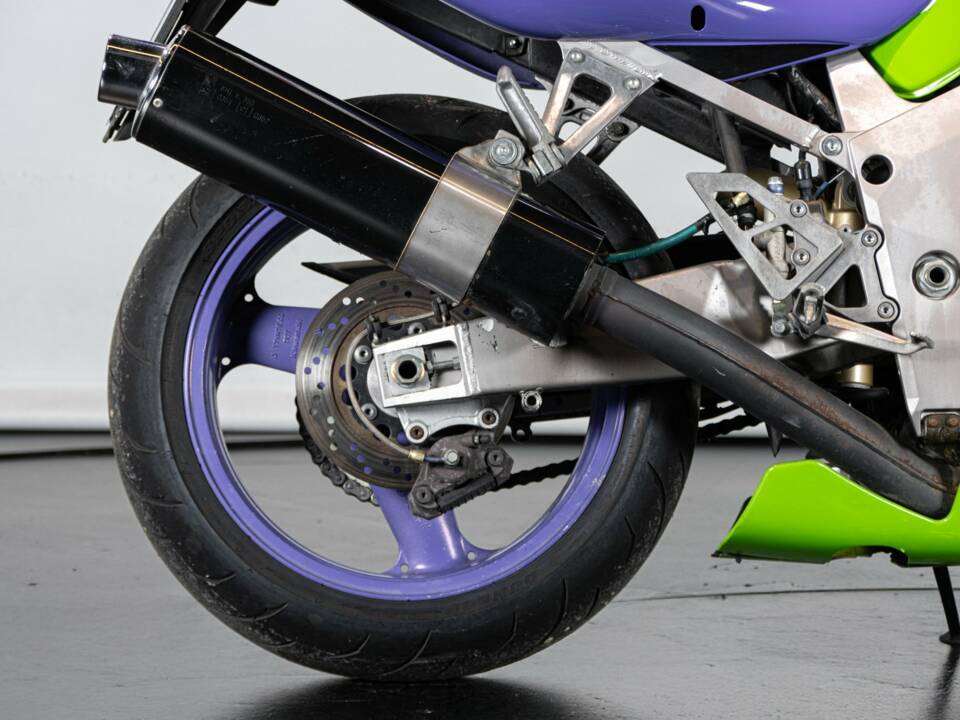 Imagen 44/50 de Kawasaki DUMMY (1996)