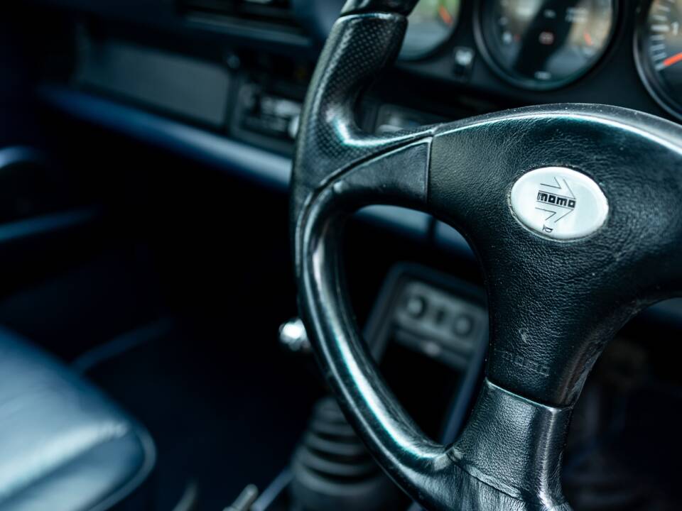 Image 43/50 of Porsche 911 Carrera 3.2 (1985)