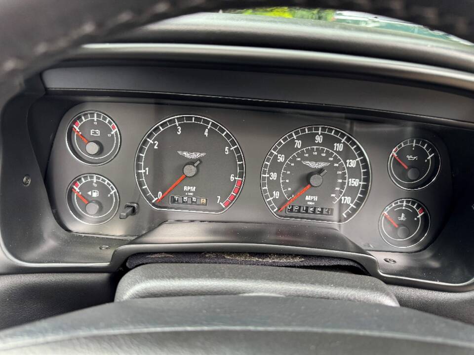 Image 15/28 of Aston Martin DB 7 Volante (1997)