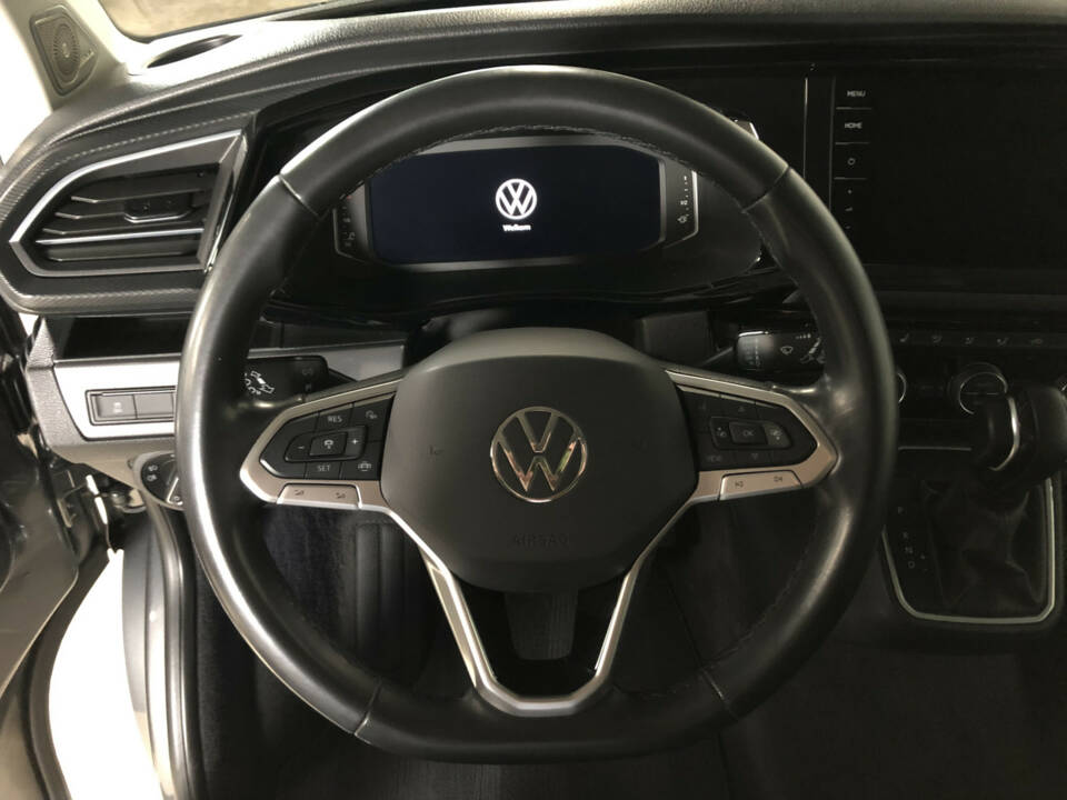 Bild 22/32 von Volkswagen T6.1 Multivan 2.0 TDI 4Motion (2023)