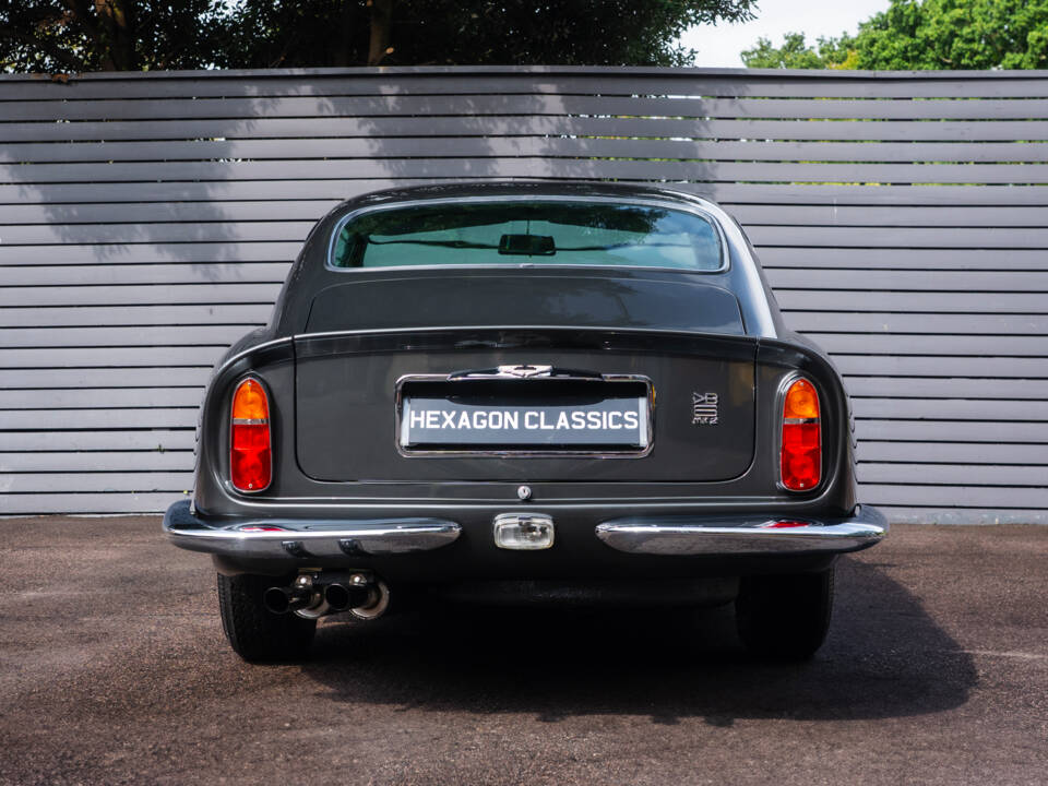 Imagen 7/49 de Aston Martin DB 6 Mk II (1970)