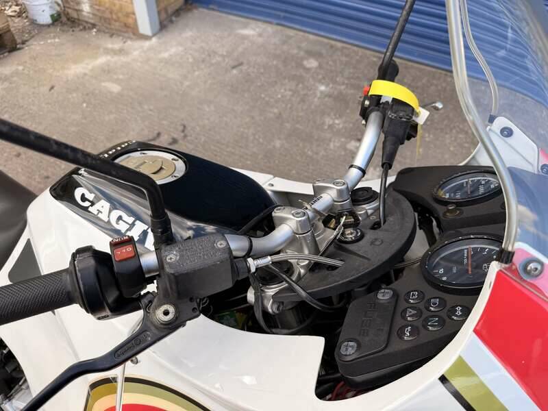 Image 19/40 of Cagiva DUMMY (1994)