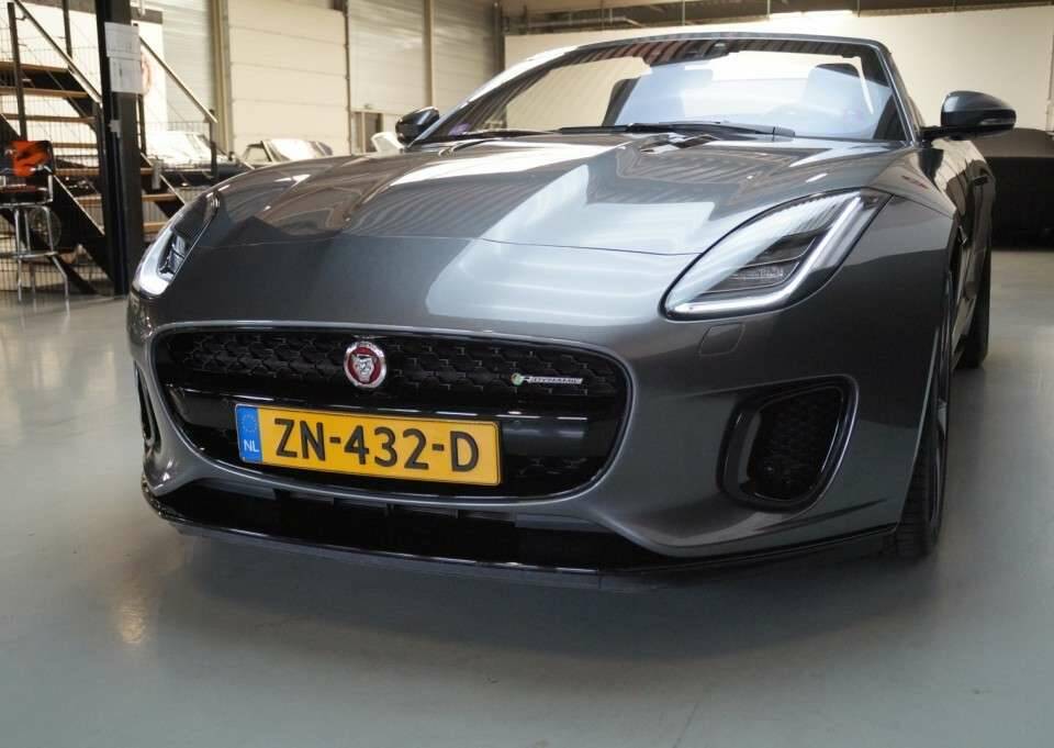 Image 47/50 of Jaguar F-Type (2019)