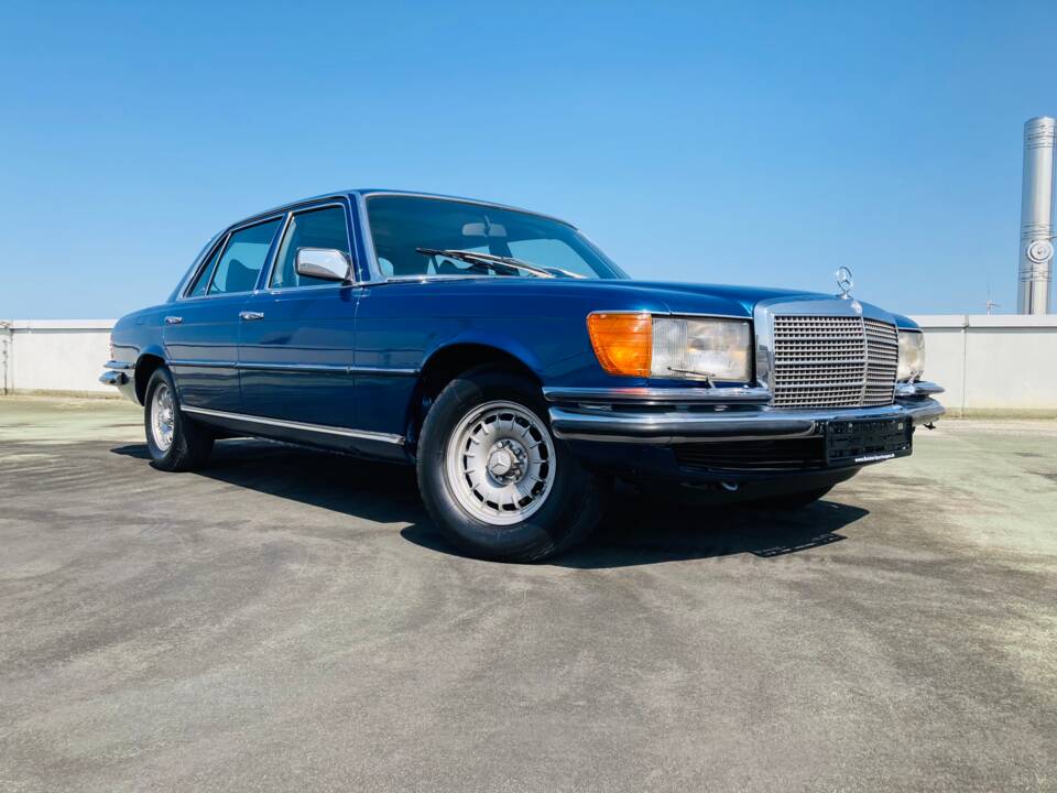 Image 2/15 of Mercedes-Benz 450 SEL 6,9 (1975)