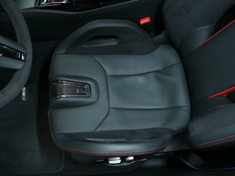 Image 14/50 of BMW M5 xDrive (2022)
