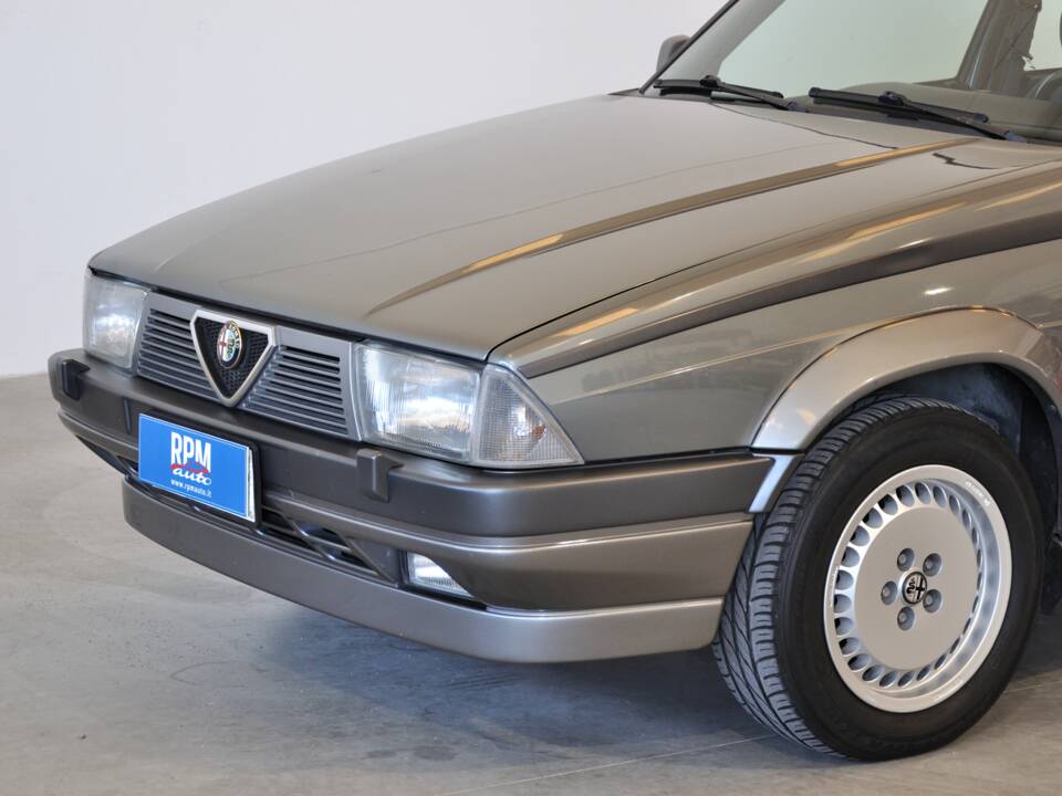 Bild 7/25 von Alfa Romeo 75 2.0 Twin Spark (1987)