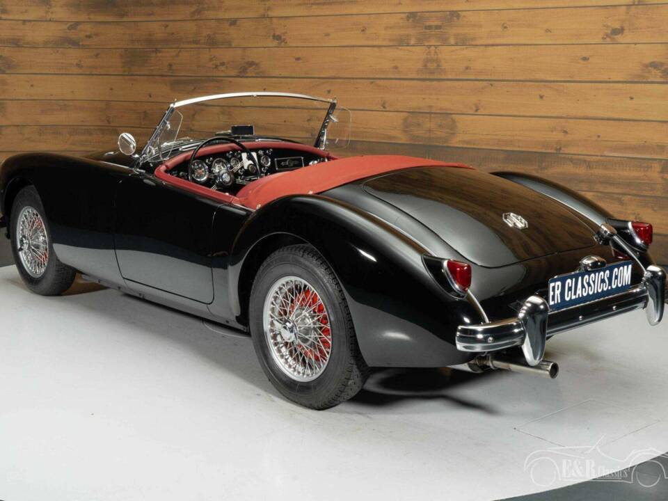 Image 16/19 of MG MGA 1500 (1955)