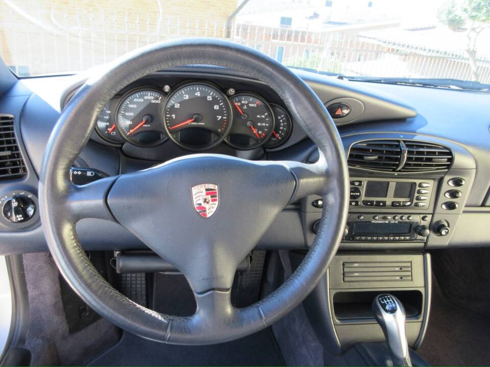 Bild 25/58 von Porsche 911 Carrera (2001)