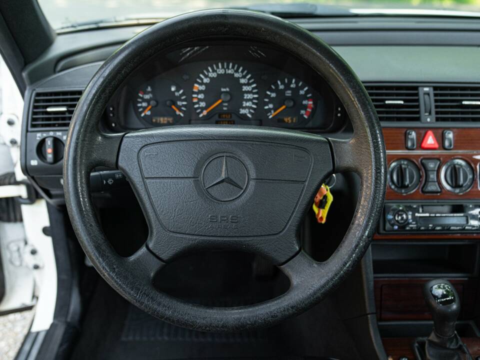 Bild 37/50 von Mercedes-Benz C 200 Kompressor (1996)