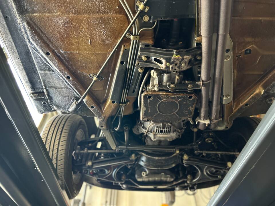 Image 54/68 de Mercedes-Benz 280 CE (1974)