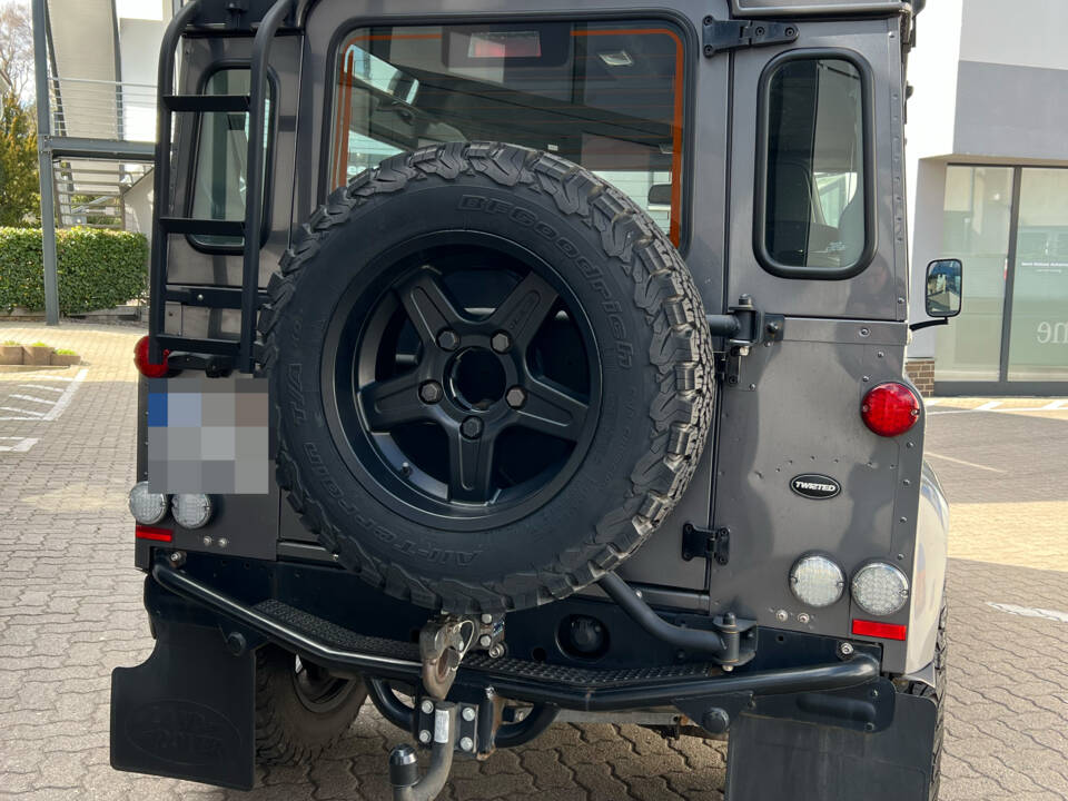Immagine 7/28 di Land Rover Defender 90 (2015)