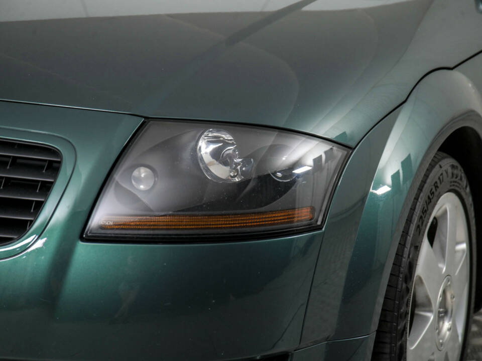 Image 22/50 of Audi TT 1.8 T quattro (2000)