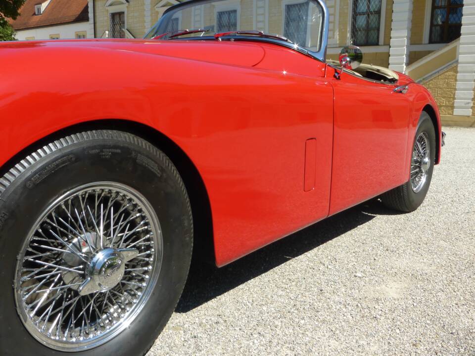 Image 72/174 of Jaguar XK 150 3.4 S OTS (1958)