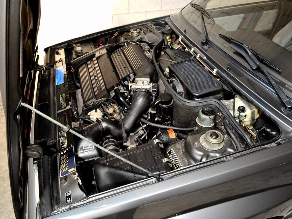 Image 14/35 of Lancia Delta HF Integrale 16V (1990)