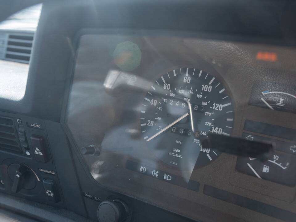 Bild 39/50 von BMW 635 CSi (1984)