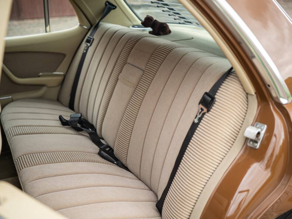 Image 41/81 of Mercedes-Benz 280 SE (1979)