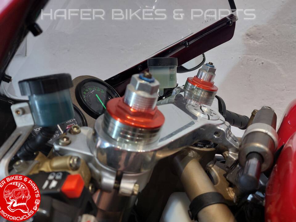 Obraz 26/38 pojazdu Ducati 916 (1998)