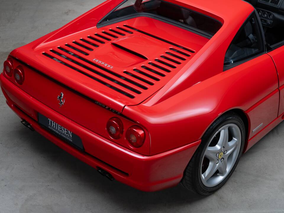 Image 14/37 of Ferrari F 355 F1 GTS (1997)