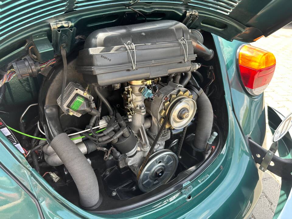 Image 23/92 of Volkswagen Beetle 1600 (1996)