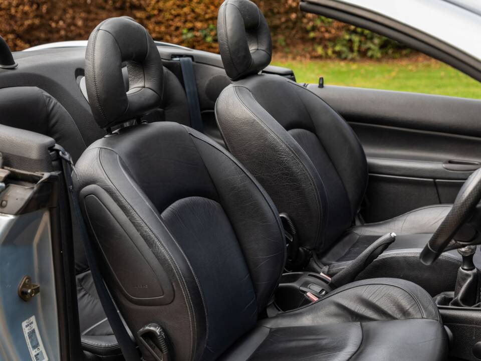Immagine 13/40 di Peugeot 206 CC 1.6 16V (2003)