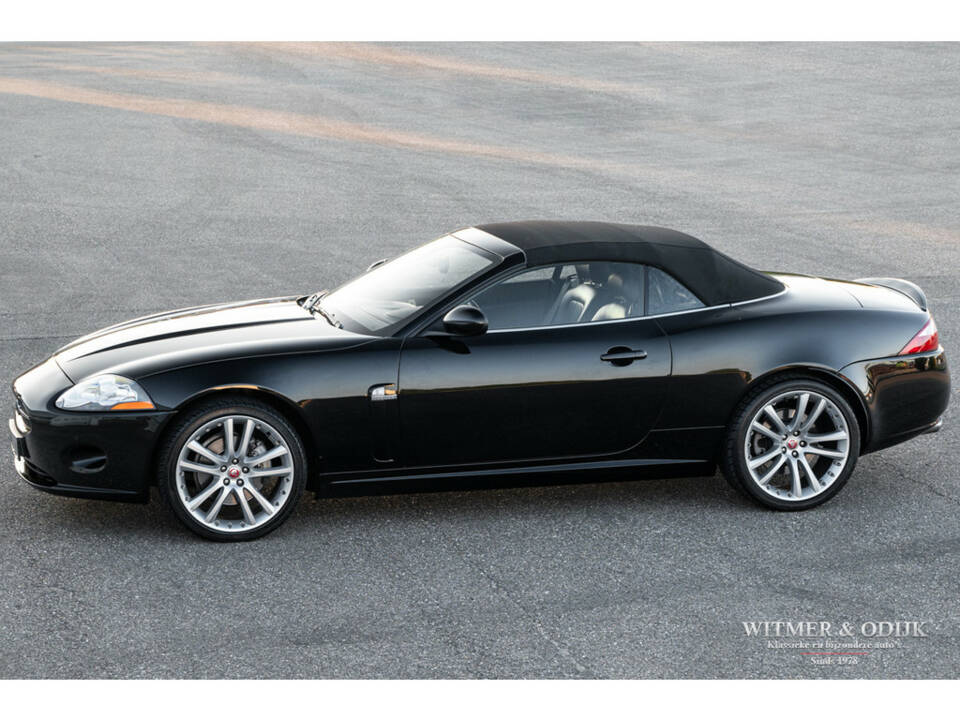 Image 1/37 of Jaguar XK 4.2 (2006)