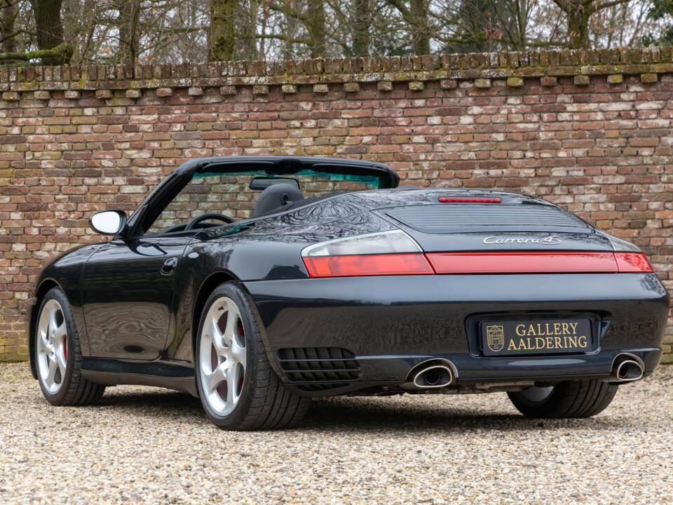 Bild 2/50 von Porsche 911 Carrera 4S (2003)