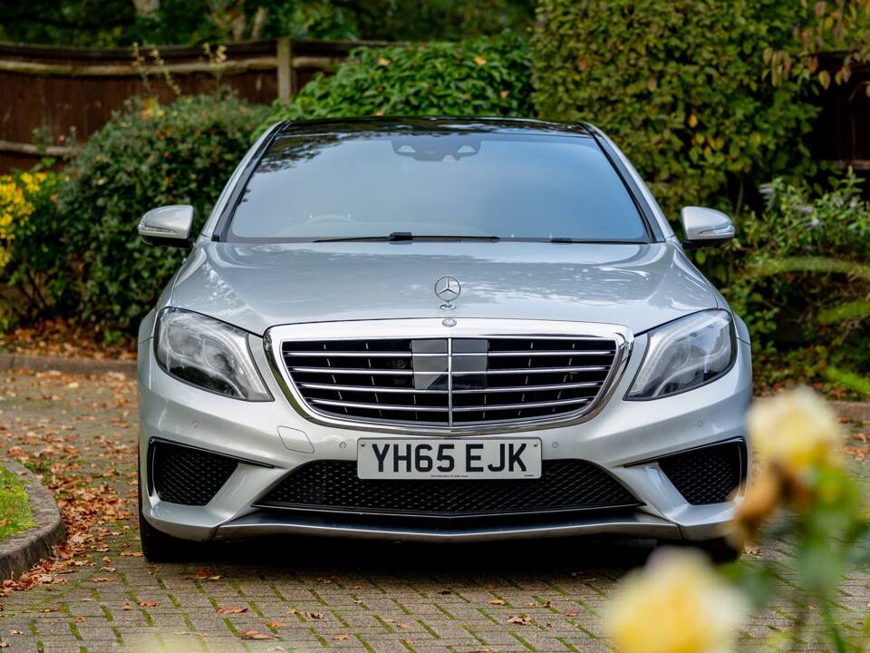 Image 15/43 of Mercedes-Benz C 63 S AMG (2015)