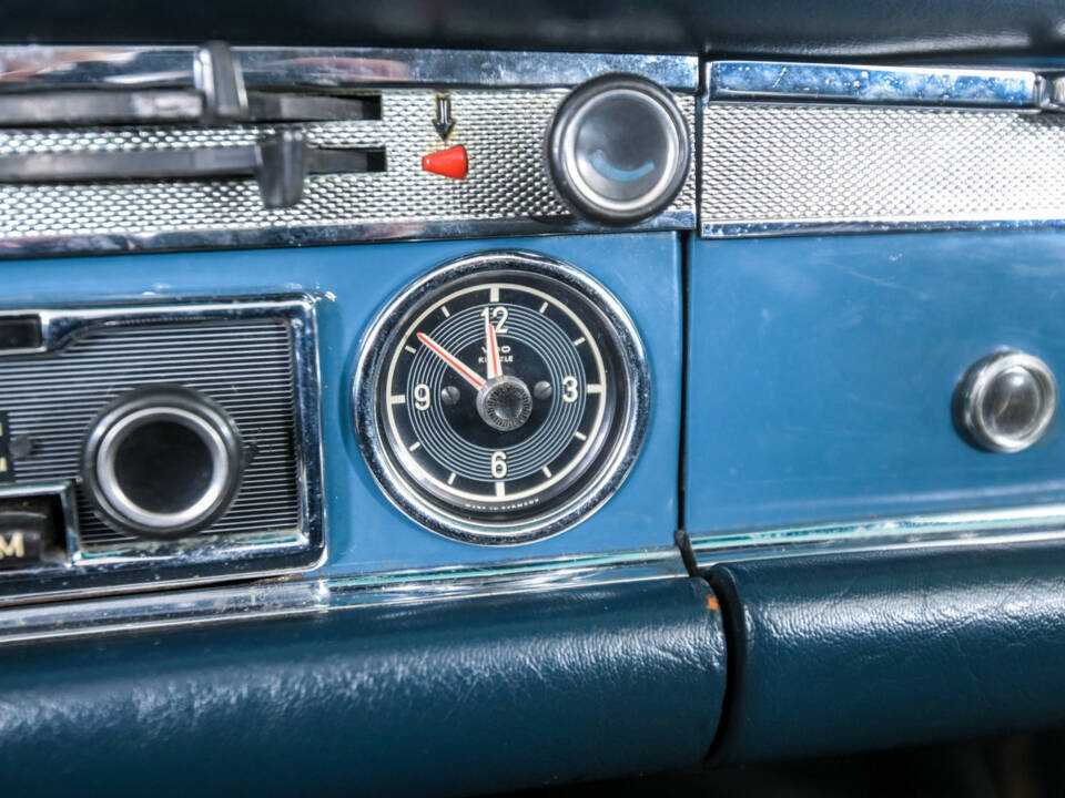 Image 24/50 of Mercedes-Benz 280 SL (1969)