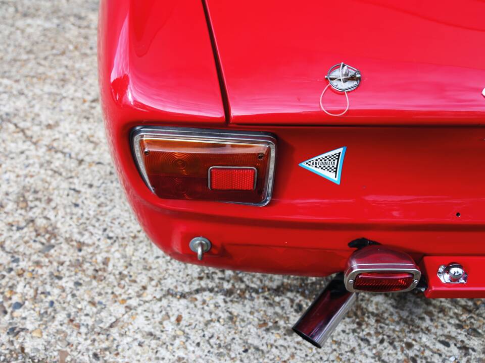 Immagine 29/48 di Alfa Romeo Giulia 1750 GT Am (1970)
