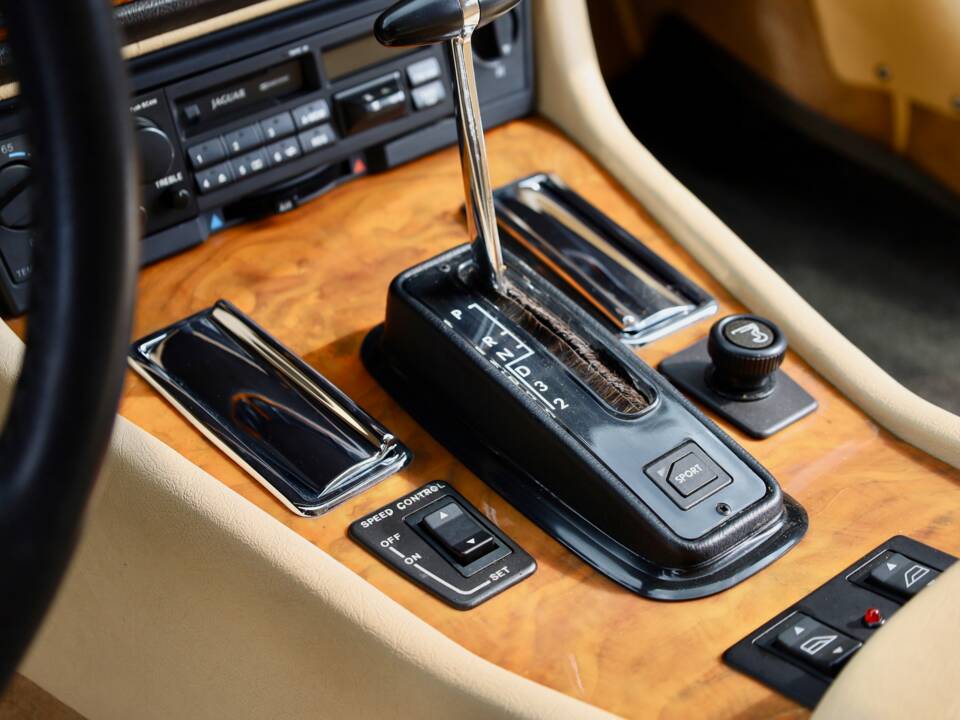 Image 10/29 of Jaguar XJS 4.0 (1991)