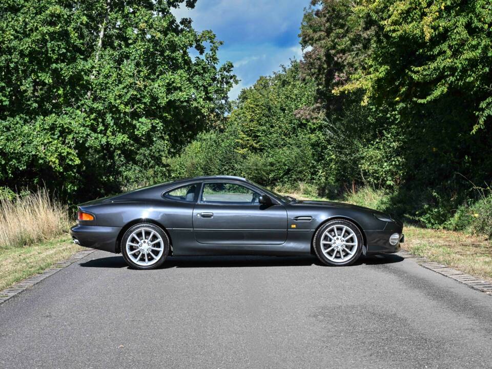 Image 9/50 de Aston Martin DB 7 Vantage (2002)