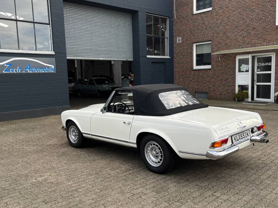 Image 16/100 of Mercedes-Benz 280 SL (1970)