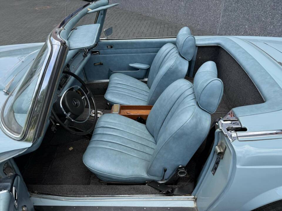 Image 26/43 de Mercedes-Benz 280 SL (1969)