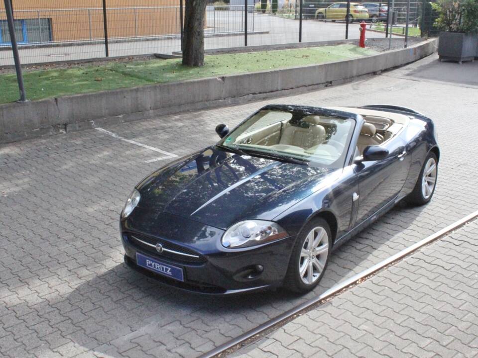 Image 2/23 of Jaguar XK 4.2 (2006)