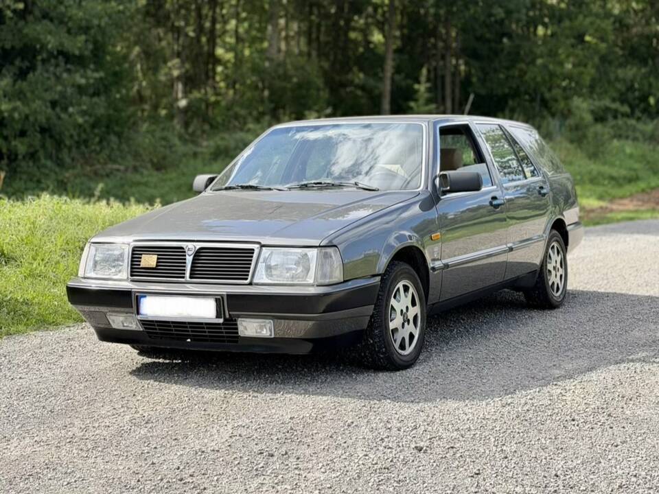 Image 1/8 of Lancia Thema Station Wagon Turbo DS (1985)