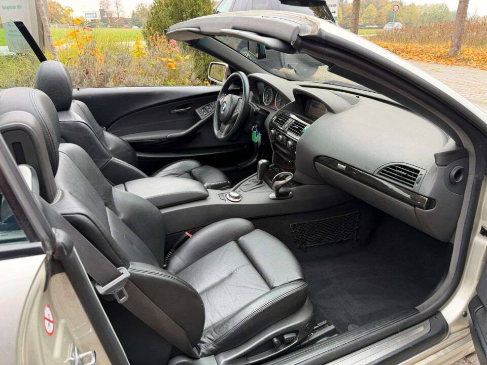Image 16/24 of BMW 645Ci (2005)