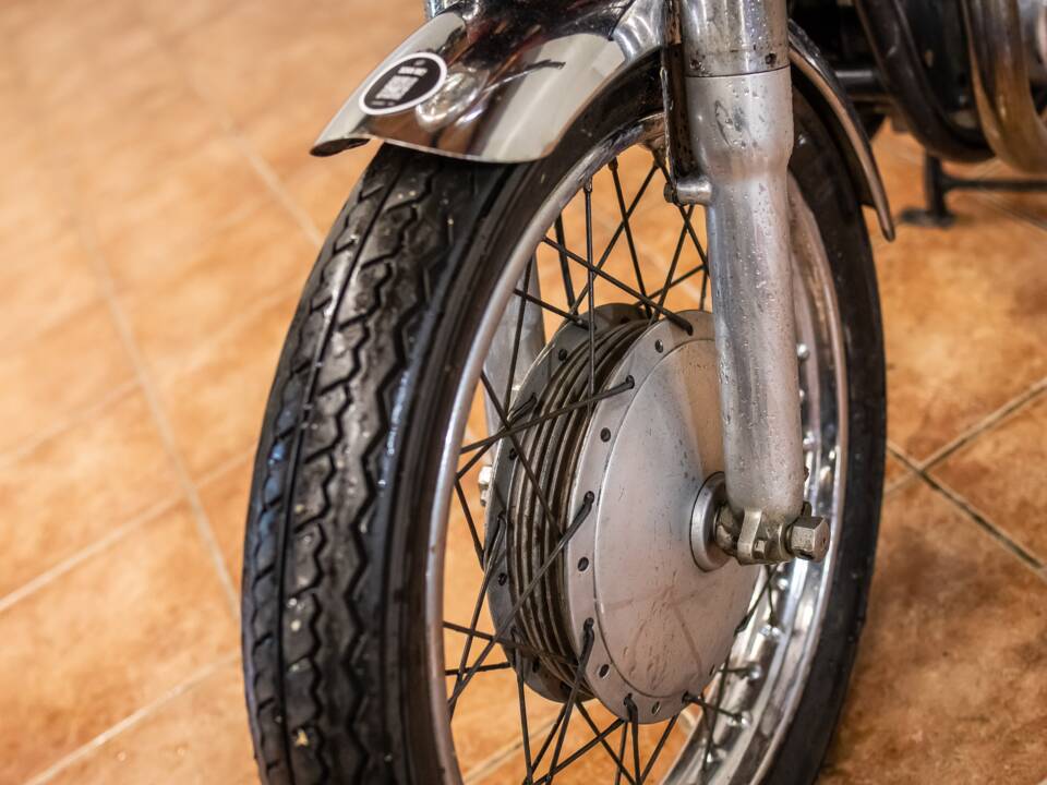 Image 8/10 de Norton Dominator 88 (1900)