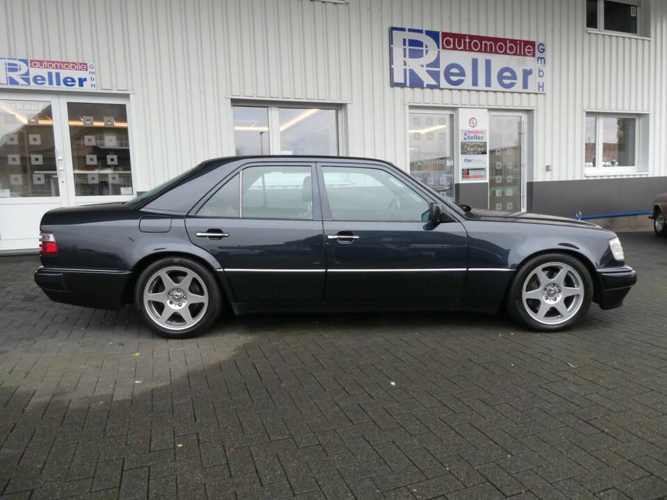 Bild 7/22 von Mercedes-Benz E 500 Limited (1994)