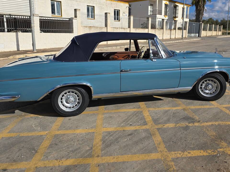 Immagine 15/40 di Mercedes-Benz 300 SE (1964)