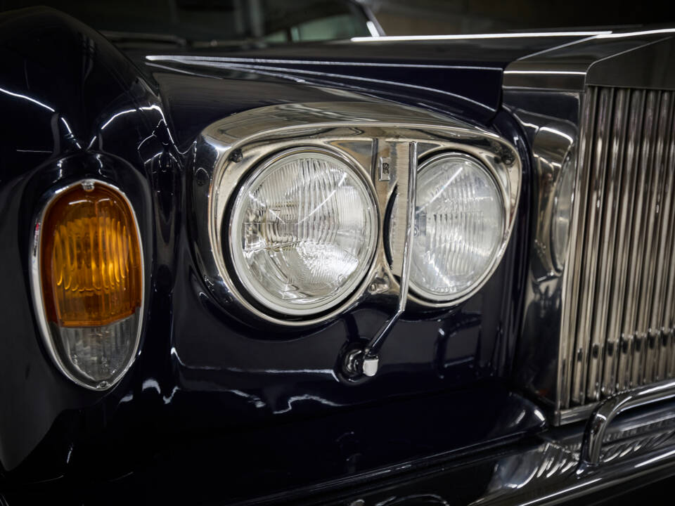 Image 21/100 de Rolls-Royce Silver Shadow II (1979)
