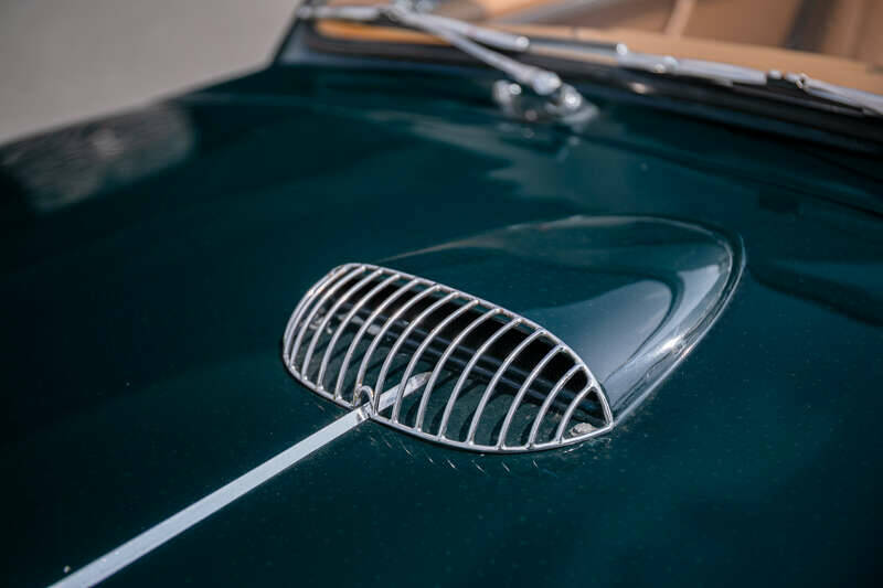 Image 45/50 of Aston Martin DB 2&#x2F;4 Mk I DHC (1954)