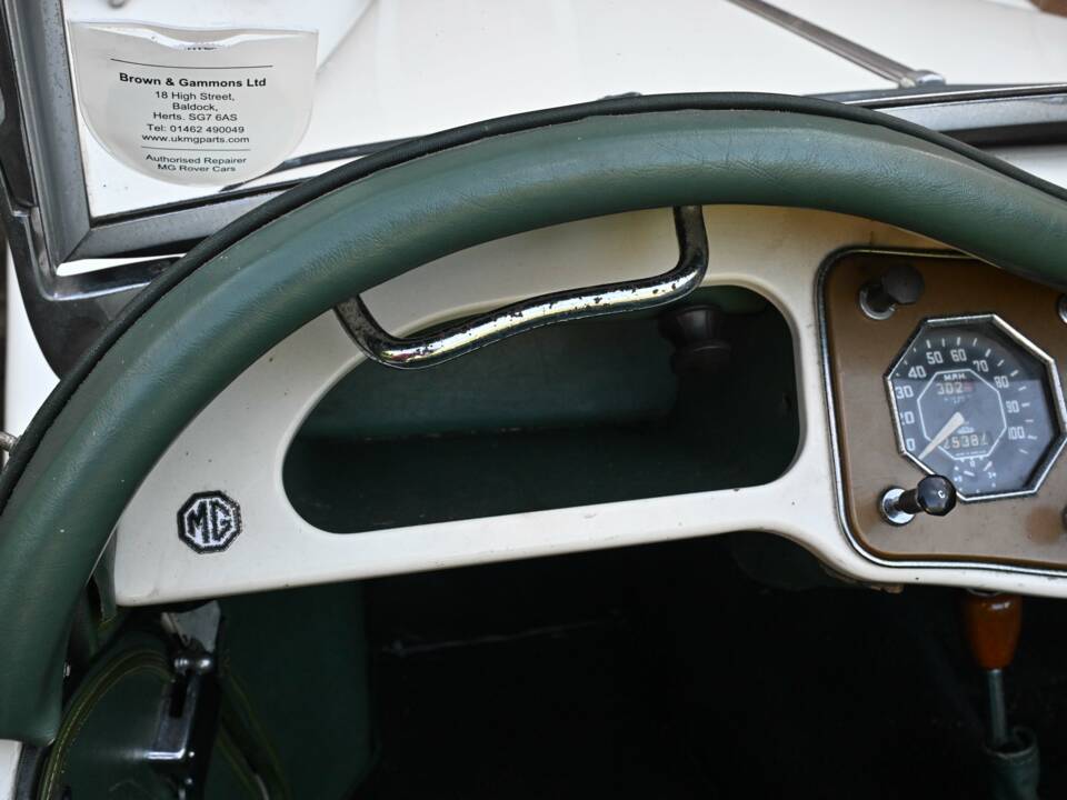 Image 16/50 of MG TF 1500 (1954)