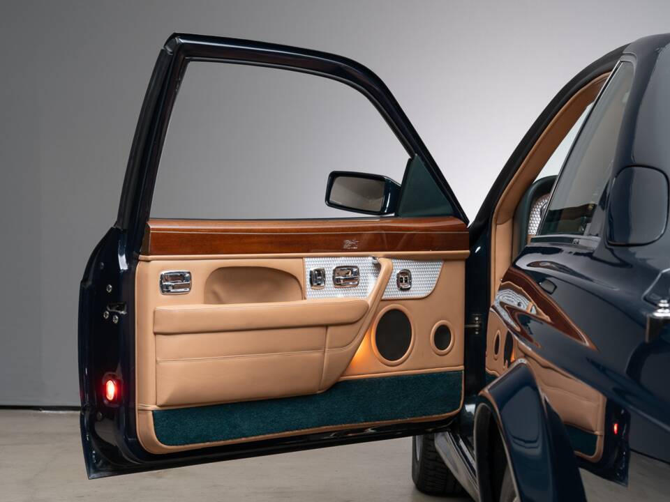 Image 21/43 of Bentley Continental T (1997)