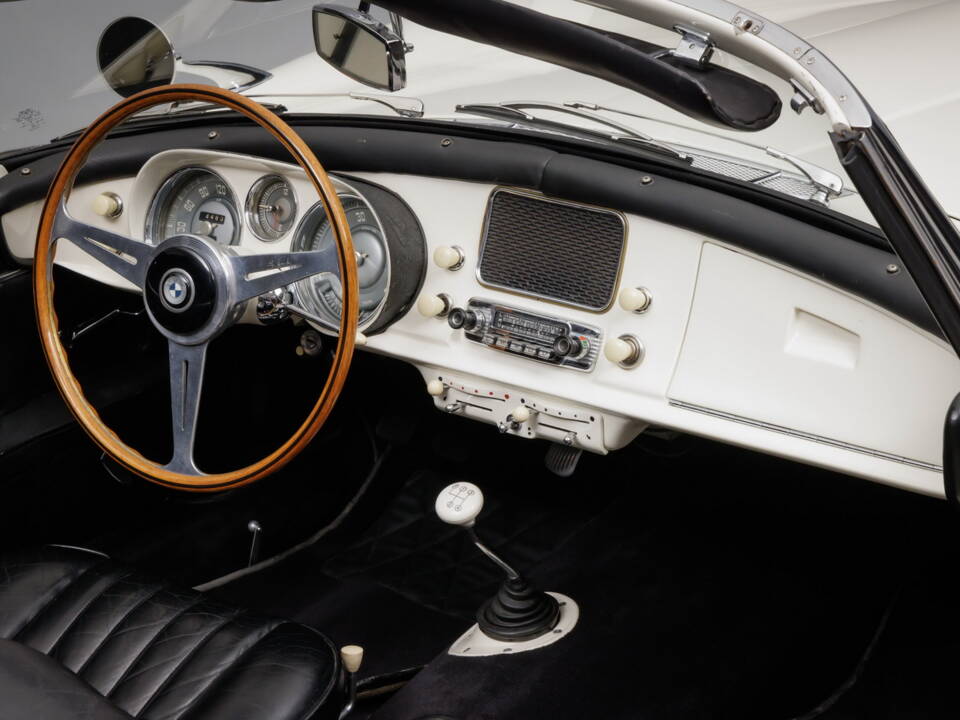 Image 31/45 of BMW 507 (1959)