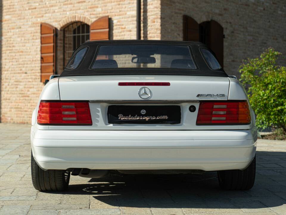 Image 8/50 of Mercedes-Benz SL 320 (1997)